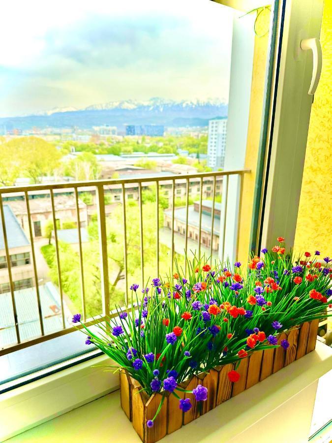 Medinahotelkz, # 70, Вид На Горы, До Арбата 15 Мин Пешком, Halal 알마티 외부 사진